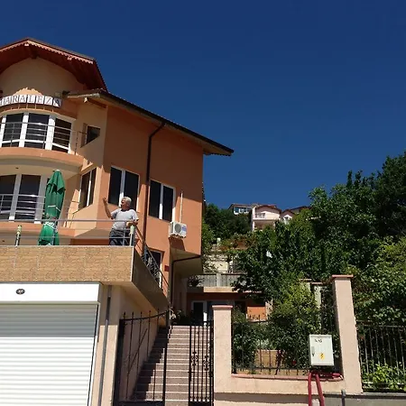 Taraleja Guest house 2*